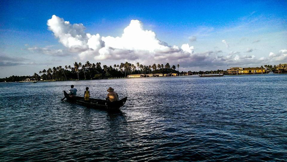 Golden Beach Home Stay Alappuzha Exterior photo